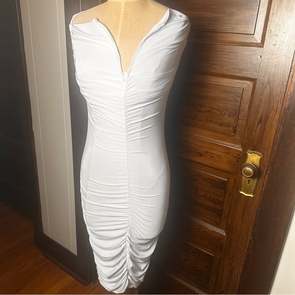 Femme Luxe Elegant White Ruched Dress Bodycon Sz 8 Party Cocktail Strapless NWT‎ - Picture 1 of 11